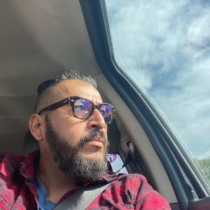 Meet your Posher, Javier